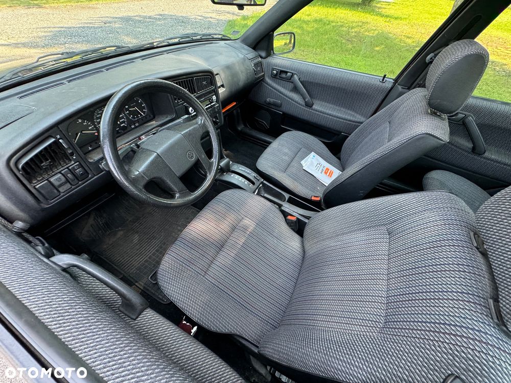Volkswagen Passat 2.0 GL - 12