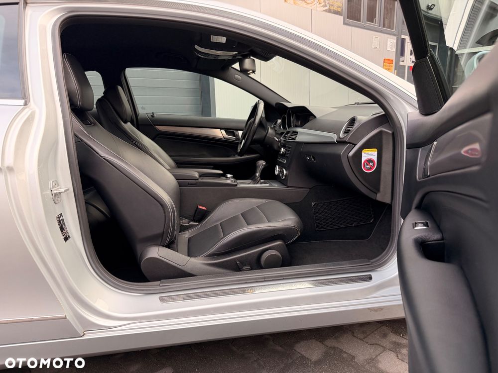 Mercedes-Benz Klasa C 180 BlueEFFICIENCY - 16