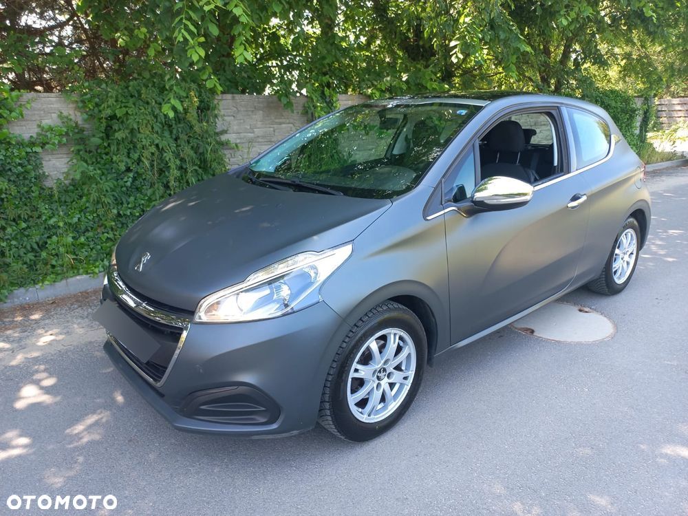 Peugeot 208 - 1