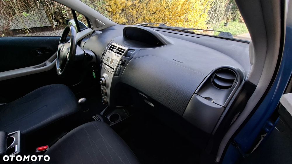 Toyota Yaris 1.3 VVT-i Sol - 18