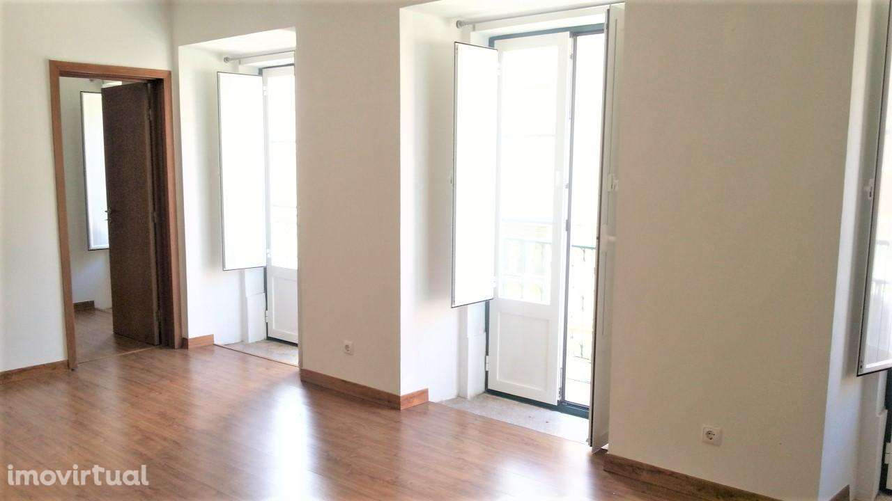 Excelente T1 na Lapa - Grande imagem: 2/6