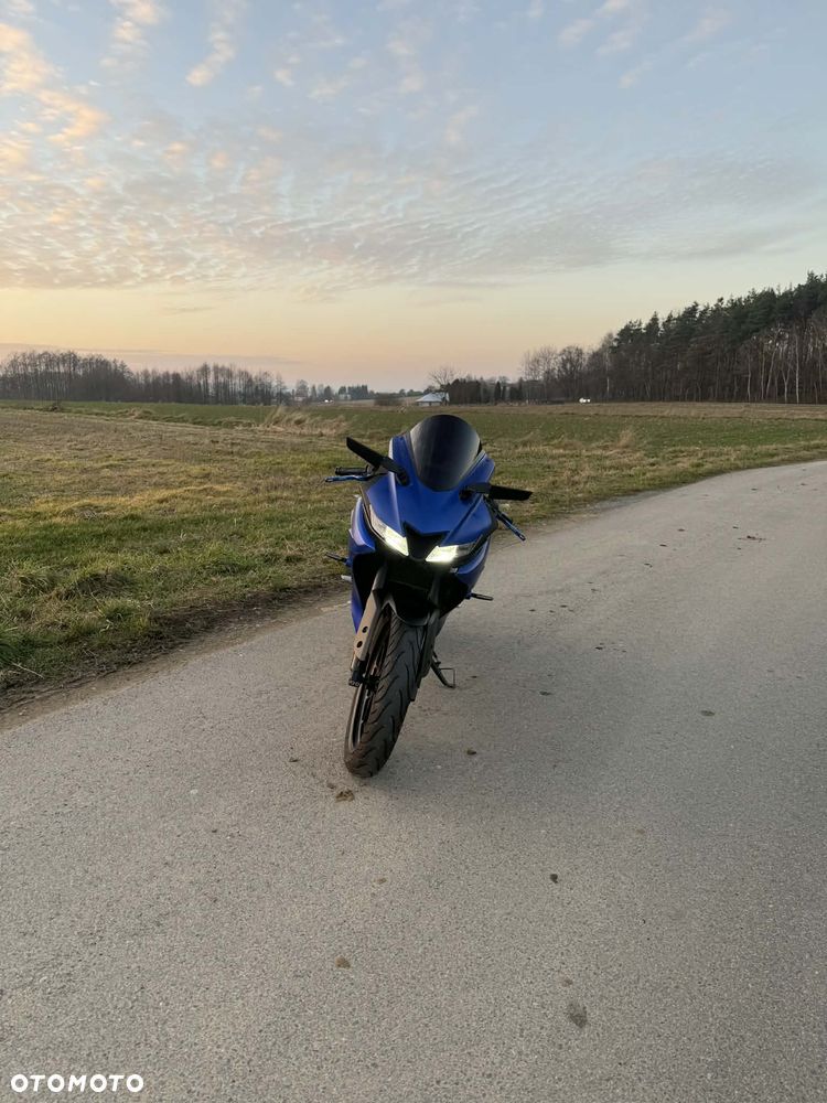 Yamaha YZF - 2