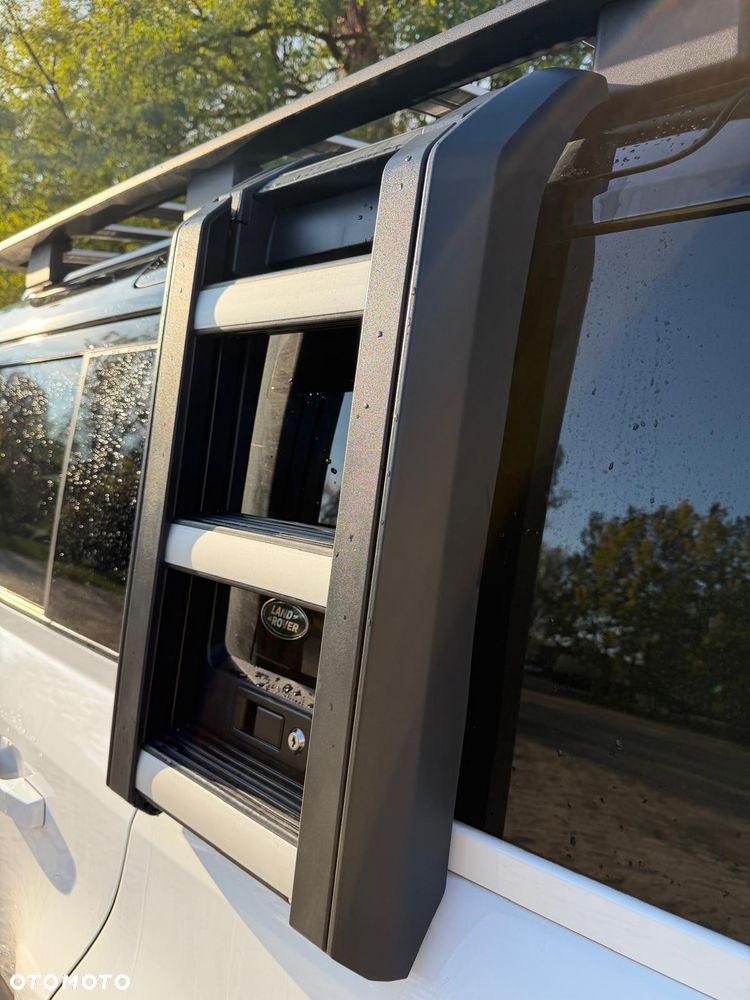 Land Rover Defender - 11