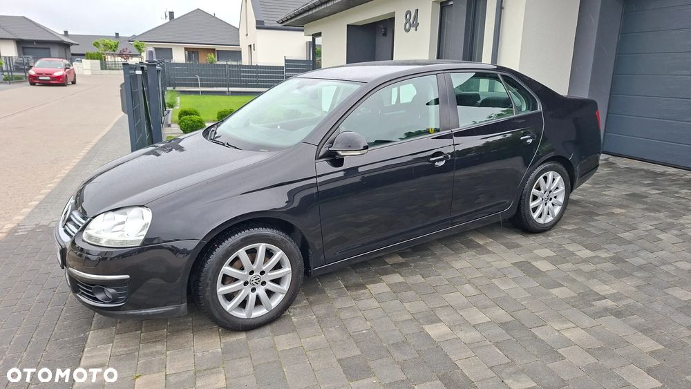 Volkswagen Jetta 1.6 Trendline - 13
