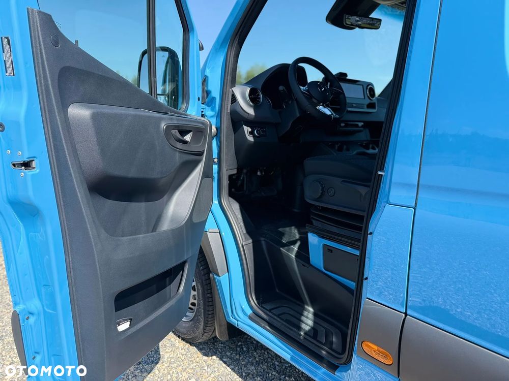 Mercedes-Benz Sprinter - 22