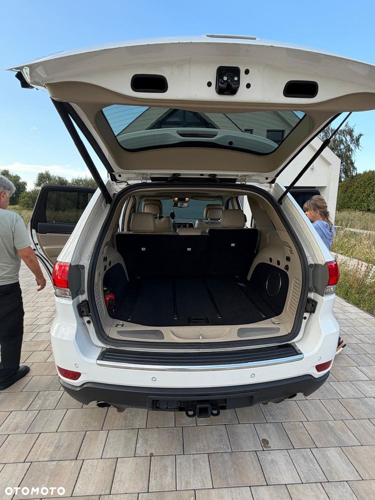 Jeep Grand Cherokee - 25