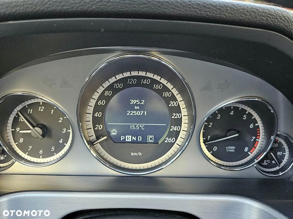 Mercedes-Benz Klasa E - 19