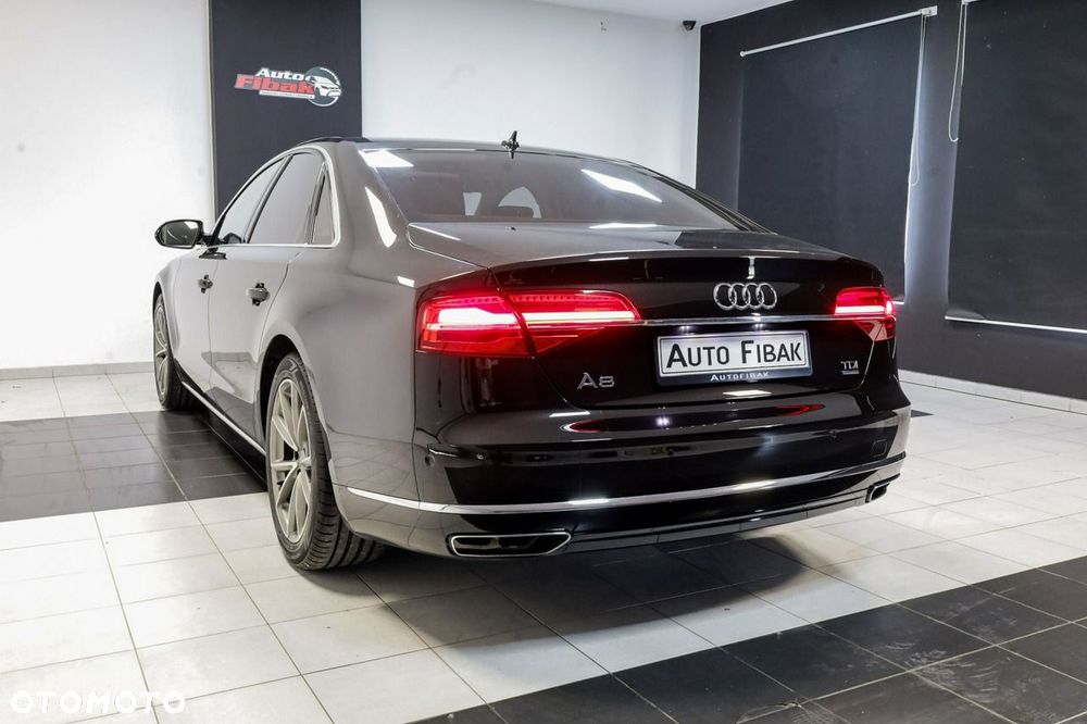 Audi A8 - 8