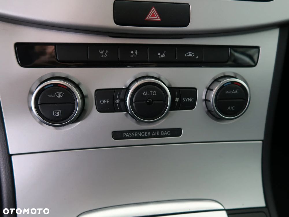 Volkswagen Passat 1.4 TSI BMT Comfortline - 19