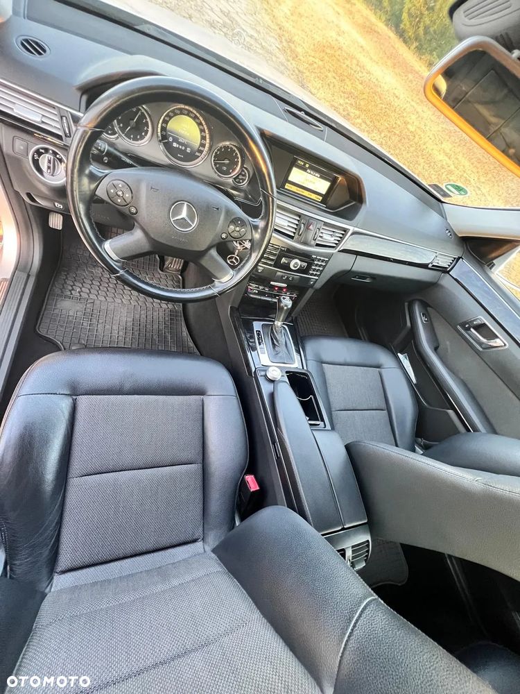 Mercedes-Benz Klasa E - 23