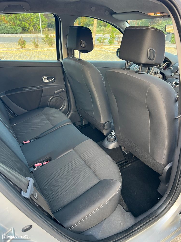 Renault Clio 1.5 dCi Dynamique S - 7