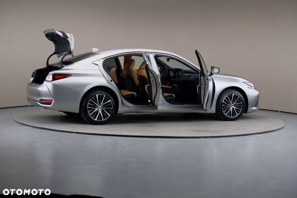 Lexus ES 300h Business Edition - 6