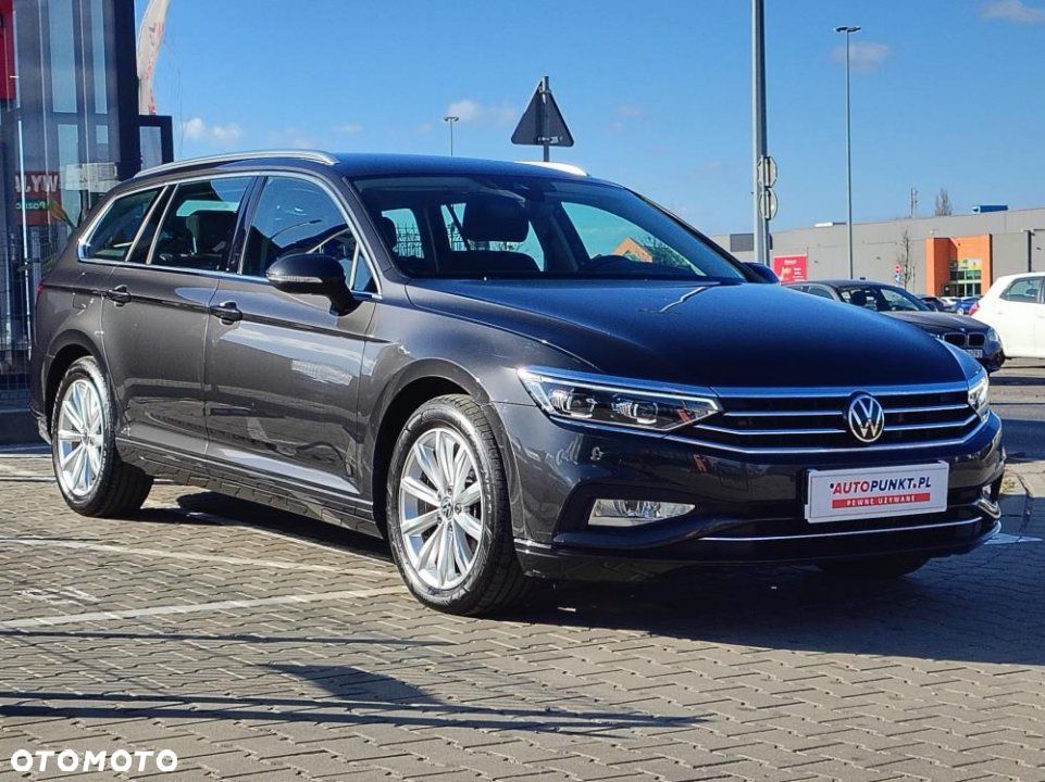 Volkswagen Passat - 4