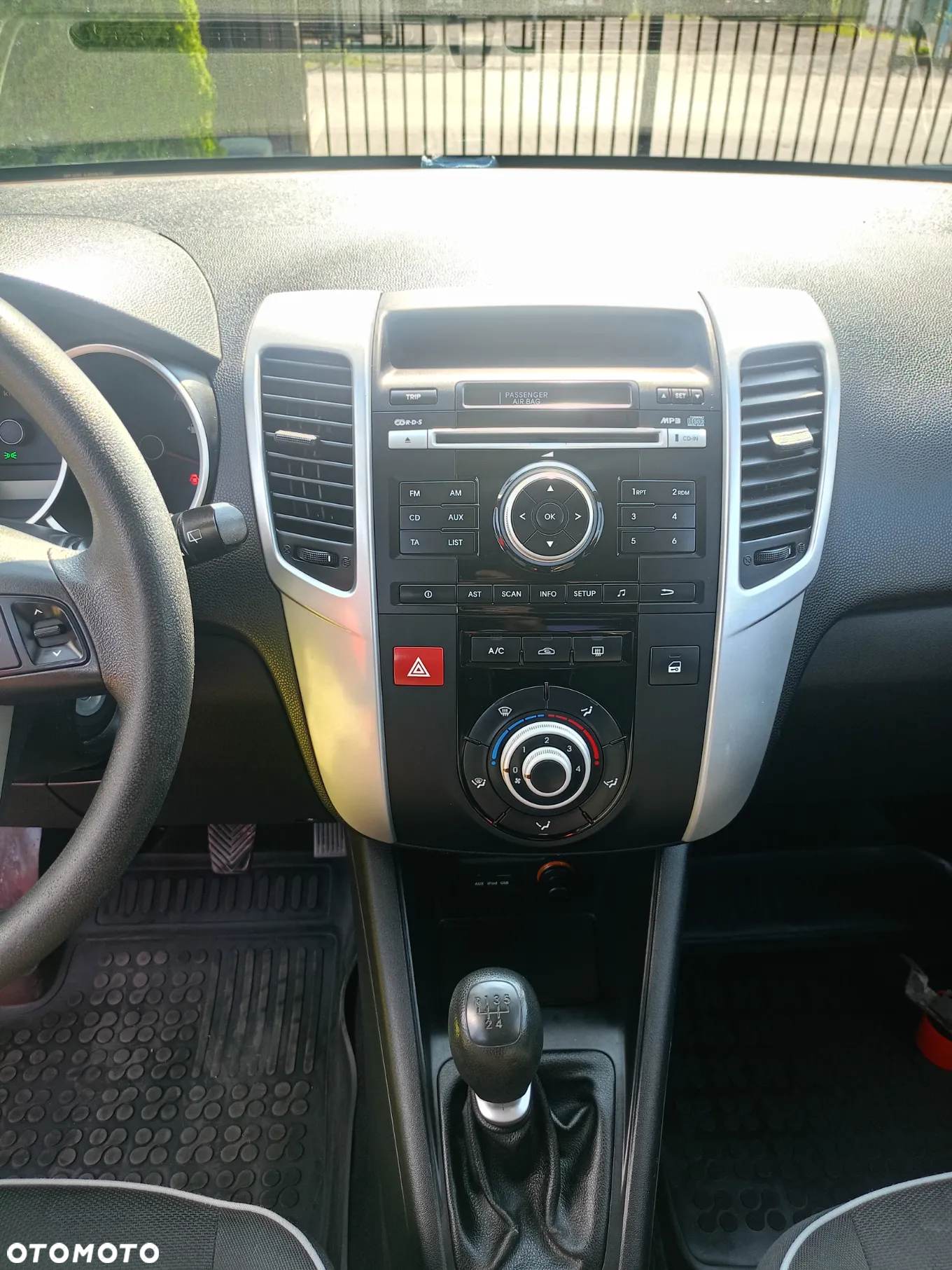 Kia Venga - 15