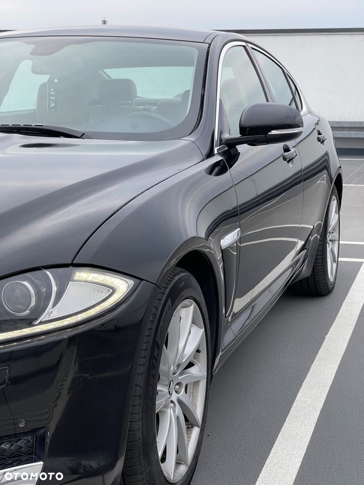Jaguar XF 3.0 V6 D S Luxury - 4