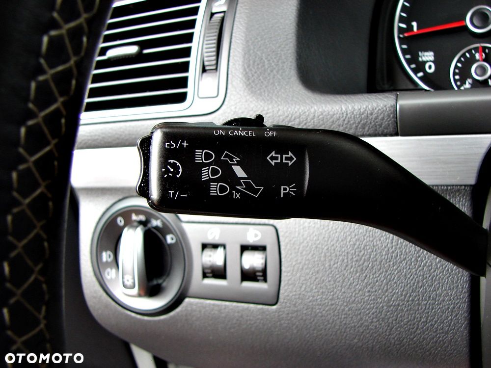 Volkswagen Touran 1.6 TDI DPF BlueMotion Technology Cup - 27