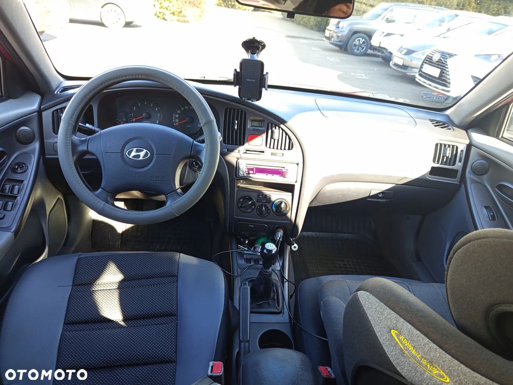 Hyundai Elantra - 14