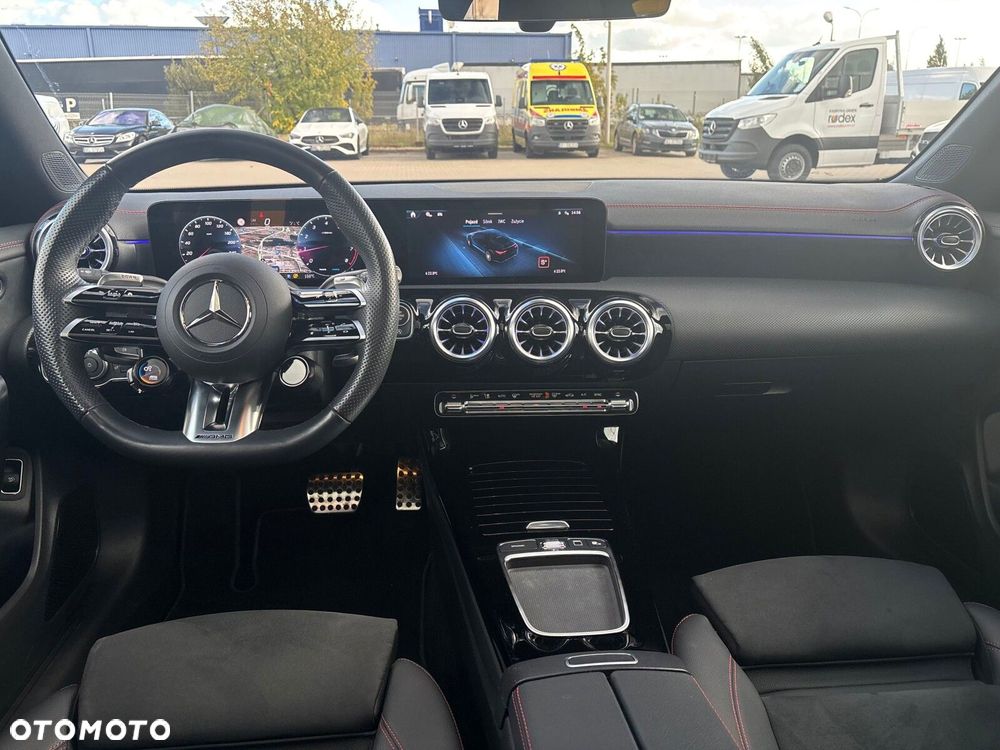 Mercedes-Benz CLA - 17