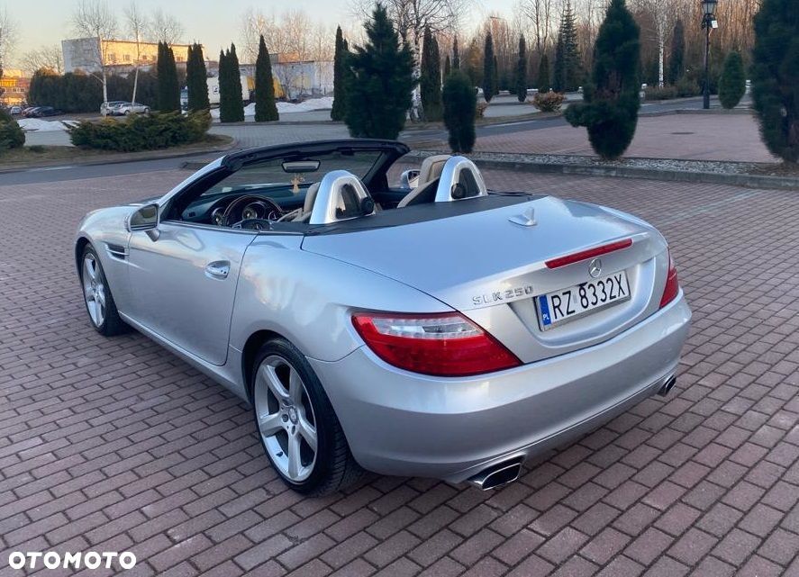 Mercedes-Benz SLK 250 CGI - 4