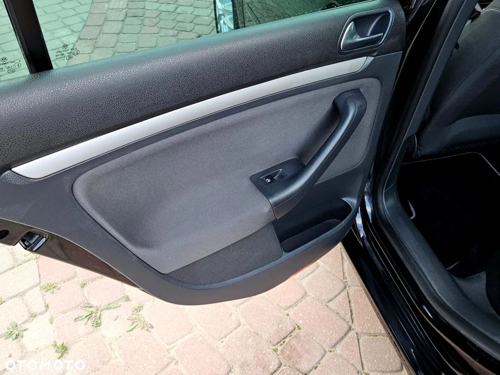 Volkswagen Golf 1.6 United - 24