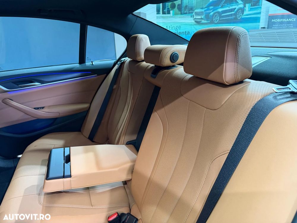 BMW Seria 5 530i Aut. - 28