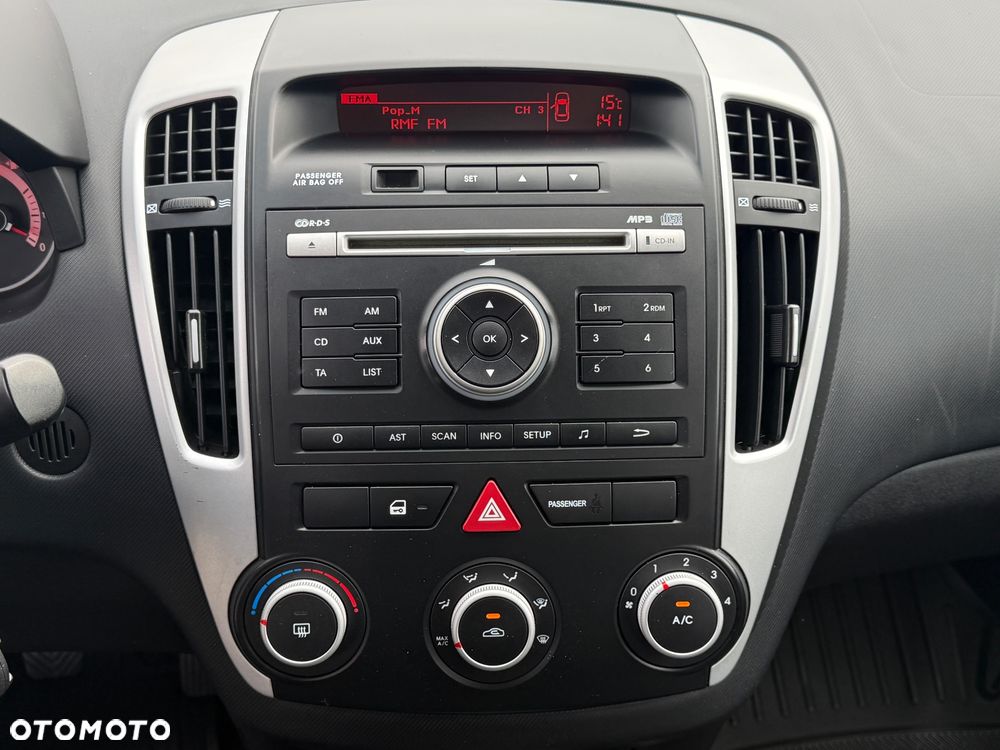 Kia Ceed - 16