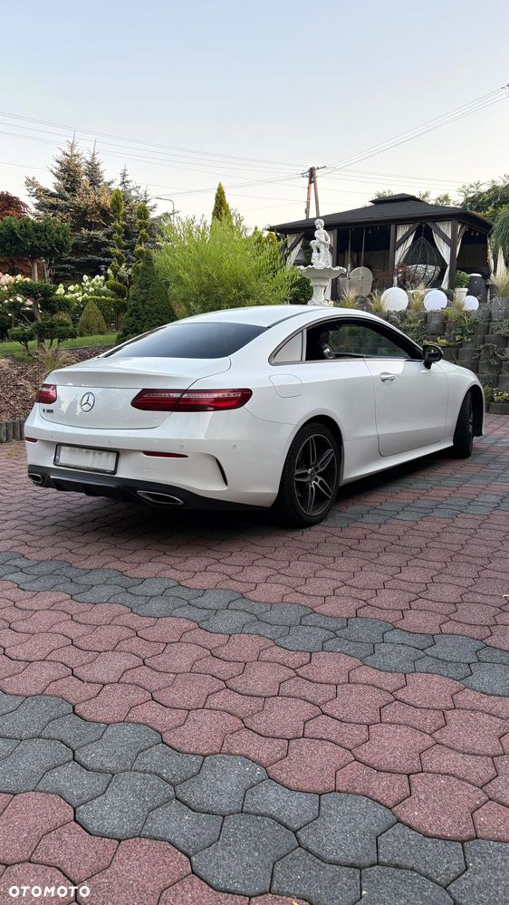 Mercedes-Benz Klasa E 300 9G-TRONIC - 4