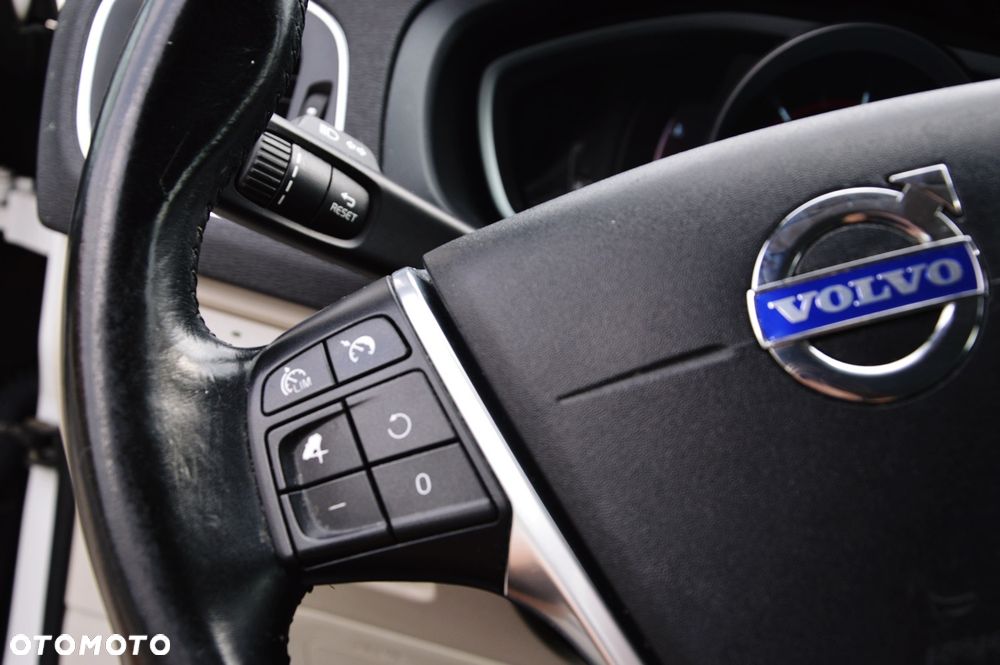 Volvo V40 D4 Summum - 22