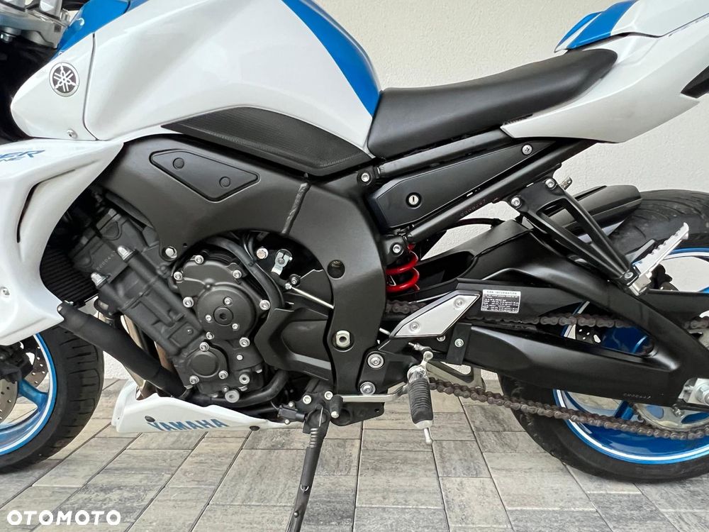Yamaha FZ - 4