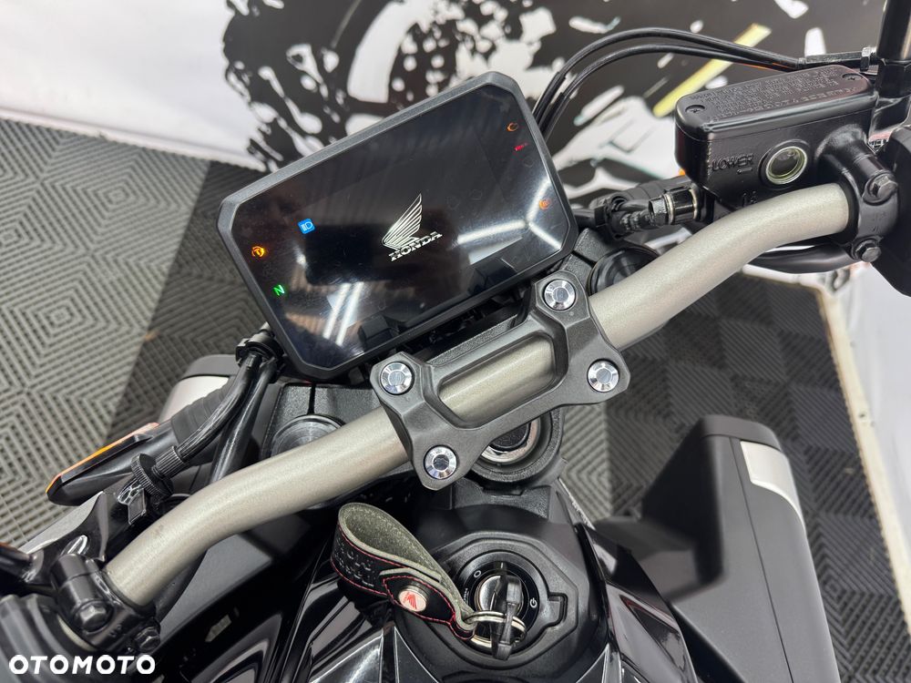 Honda CB - 23