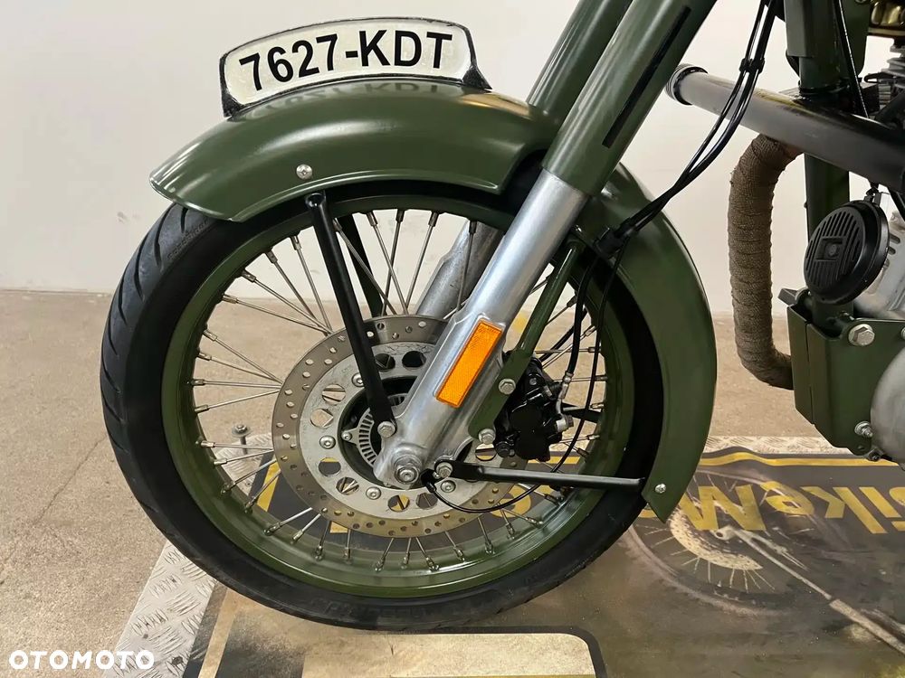 Royal Enfield Classic - 23