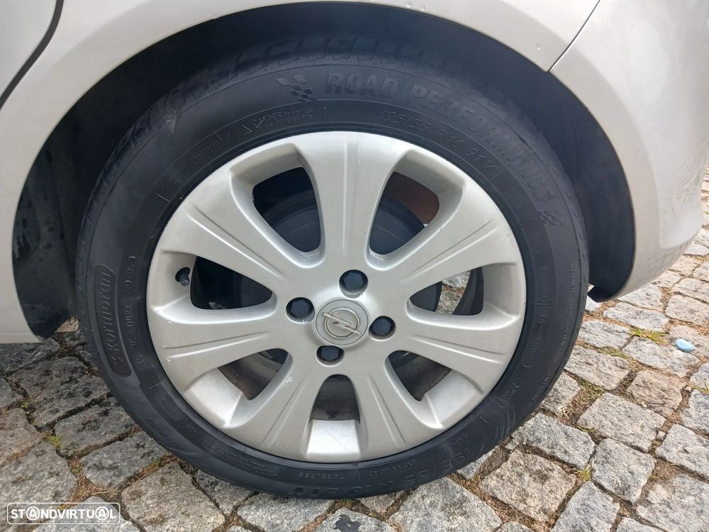 Opel Corsa 1.3 CDTI Enjoy EcoFLEX - 9