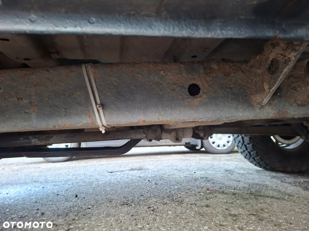 Mitsubishi Pajero - 20