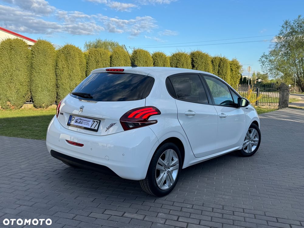 Peugeot 208 PureTech 82 Stop & Start Signature - 5