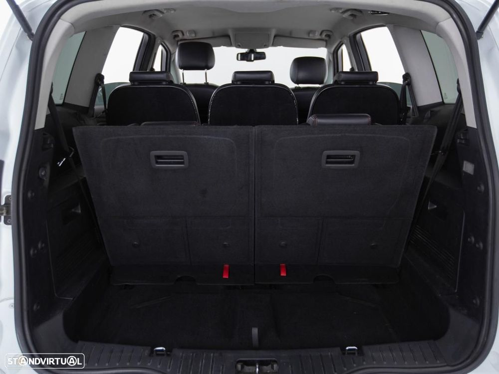 Ford S-Max - 11