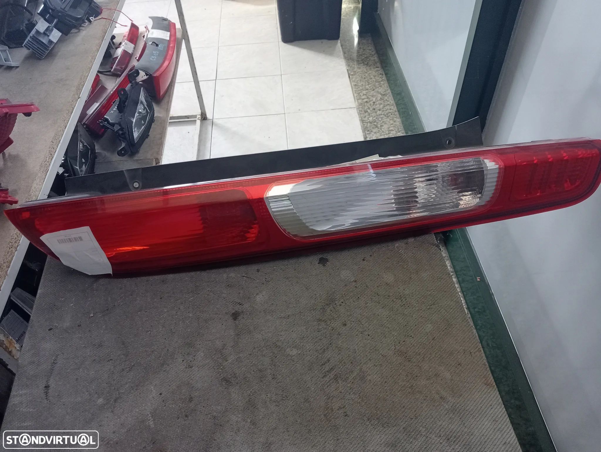 Farolim stop direito Ford Focus II 04 - / 4M5113404A - 1