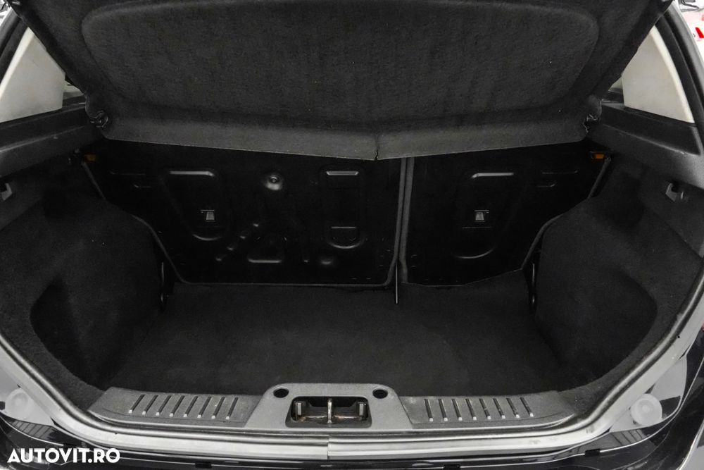 Ford Fiesta 1.4 TDCI Titanium - 19