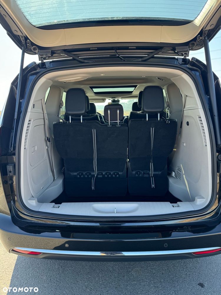 Chrysler Pacifica - 5