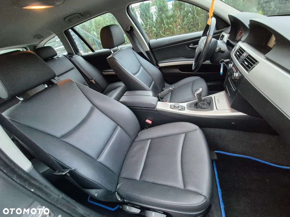 BMW Seria 3 318d DPF Edition Exclusive - 9