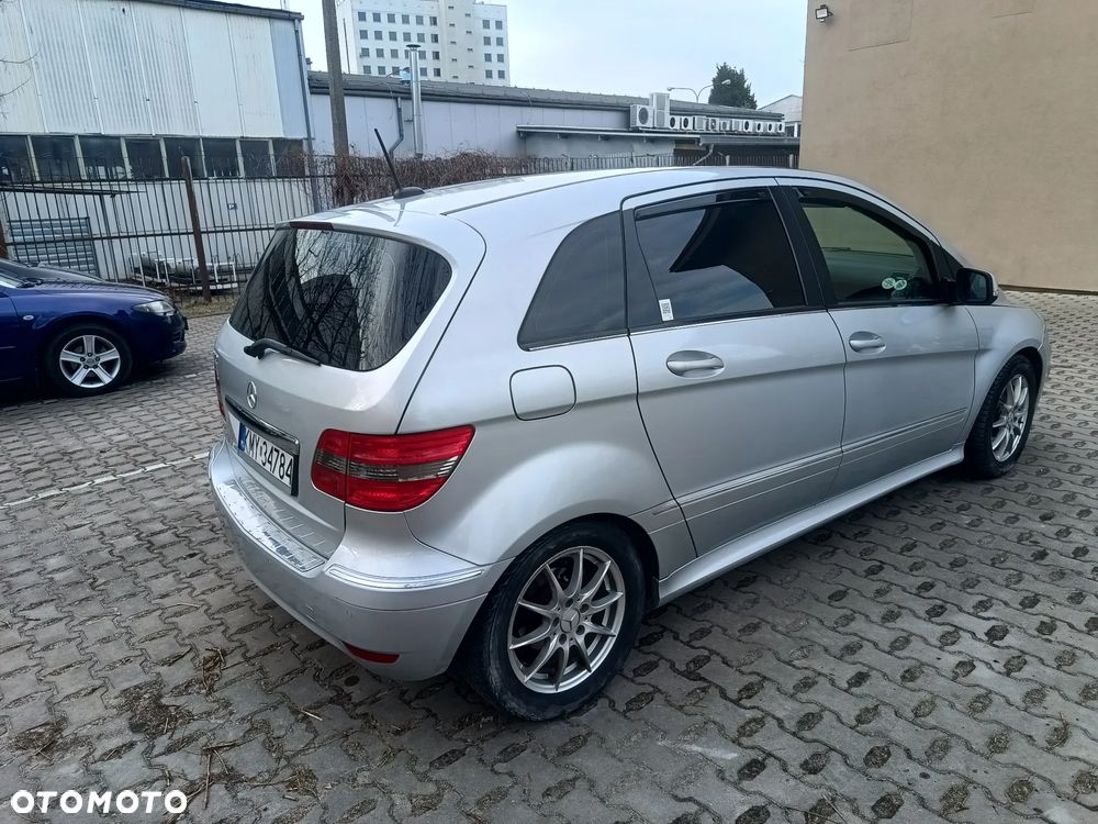 Mercedes-Benz Klasa B 180 EU5 - 13