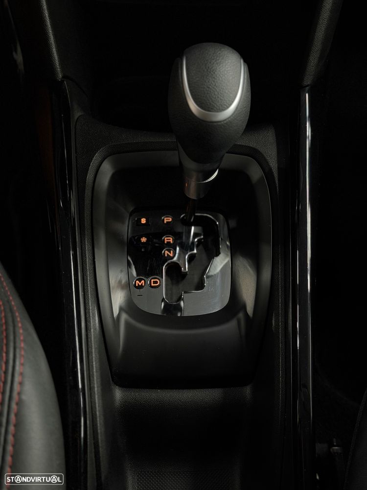 Peugeot 2008 1.2 PureTech GT Line EAT6 - 16