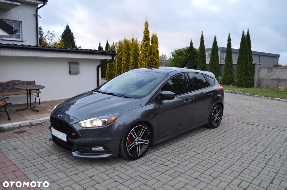 Ford Focus 2018 photo 2
