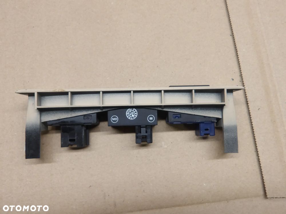 BMW E38 LIFT 99-01r. WŁĄCZNIK PRZEŁĄCZNIK TV AV - 2