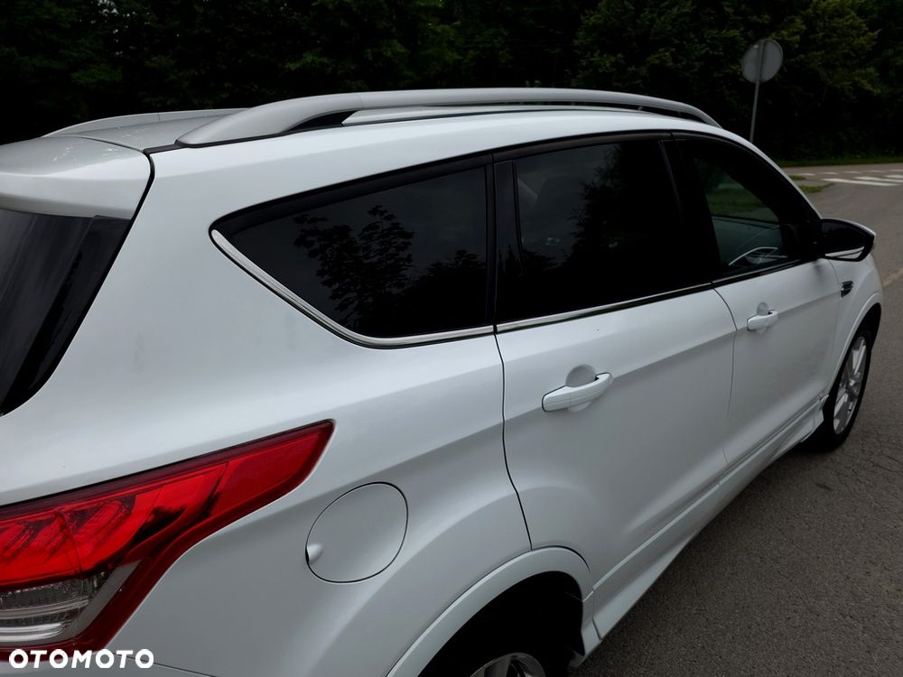 Ford Kuga 2.0 TDCi FWD Titanium - 28