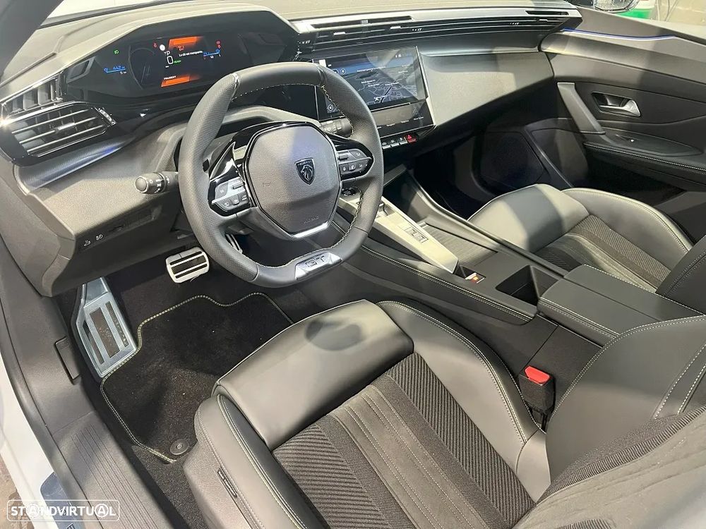 Peugeot E-408 58 kWh GT - 11