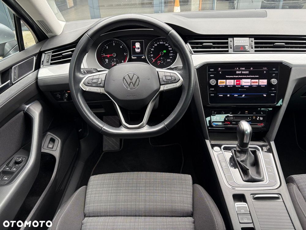 Volkswagen Passat - 10
