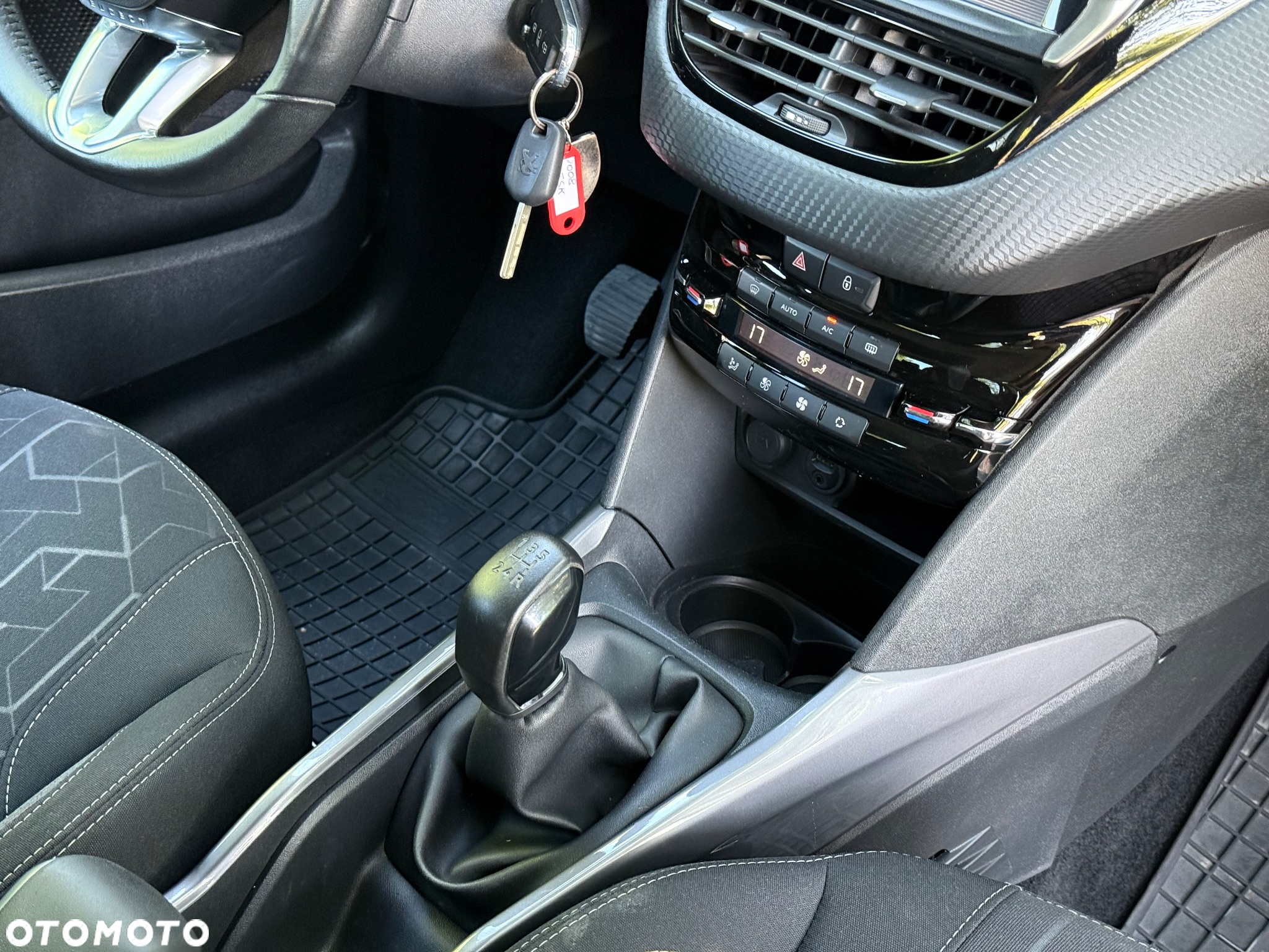 Peugeot 2008 1.2 Pure Tech Active S&S - 26