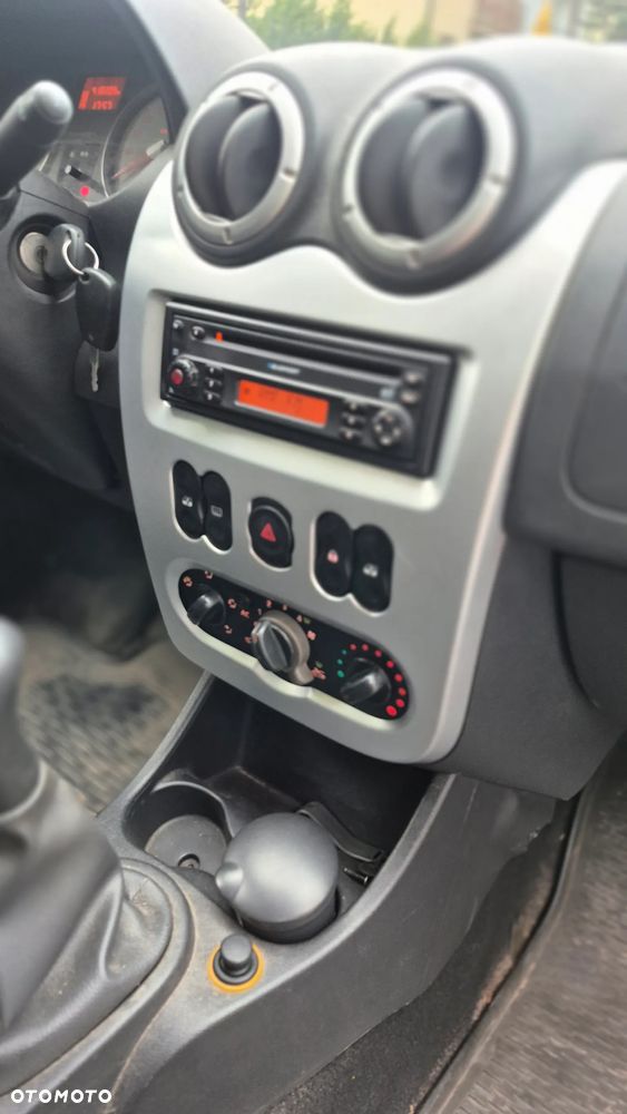 Dacia Logan 1.5 dCi Laureate - 12