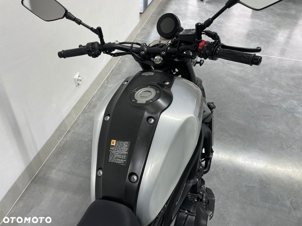 Yamaha XSR - 24