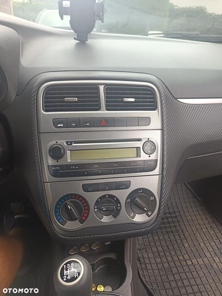 Fiat Grande Punto - 13
